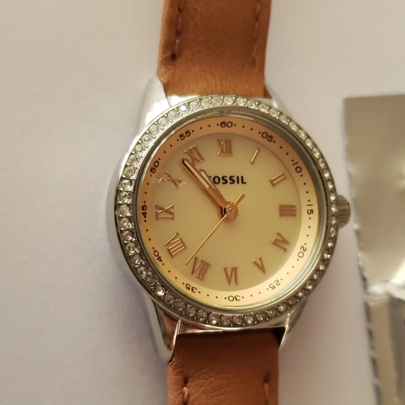 Replacing fossil watch batteries tyredblock